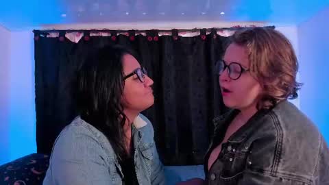 Snapshot of electricnightsxxx chatting on 06/12/26, 01:32 LEXA CLARKE online show from 06/12/26, 01:32