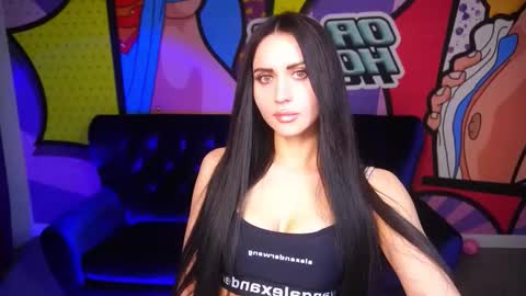 elegant_mysterious online show from 11/30/25, 10:03