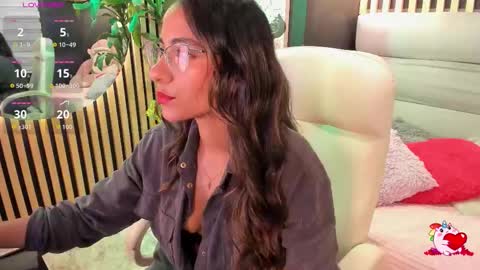 Snapshot of elegant_rouse chatting on 11/30/25, 10:14 Rouse online show from 11/30/25, 10:14
