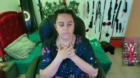 Snapshot of elektra_32 chatting on 09/23/25, 03:42 elektra online show from 09/23/25, 03:42