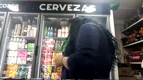 Snapshot of elektra_91 chatting on 10/31/25, 01:17 elektra online show from 10/31/25, 01:17