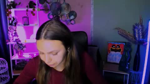 elen_dark online show from 10/10/25, 10:47