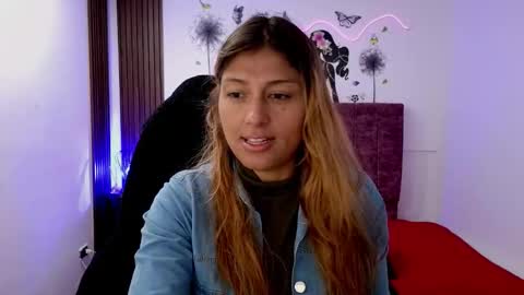Elena online show from 11/25/25, 12:27