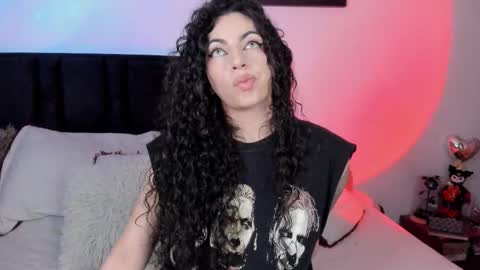 Snapshot of elena_lust chatting on 09/24/25, 06:17 Elena online show from 09/24/25, 06:17