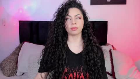 Snapshot of elena_lust chatting on 09/26/25, 04:49 Elena online show from 09/26/25, 04:49