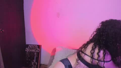 Snapshot of elena_lust chatting on 11/08/25, 05:40 Elena online show from 11/08/25, 05:40