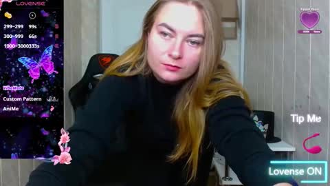 Snapshot of elena_maeer chatting on 10/14/25, 06:03 Elena online show from 10/14/25, 06:03