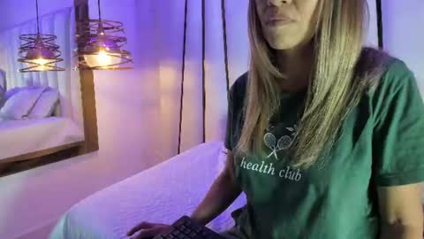 Elena online show from 06/14/26, 06:54