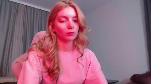 Snapshot of elena_vysotskaya chatting on 04/24/26, 07:05 Elena online show from 04/24/26, 07:05
