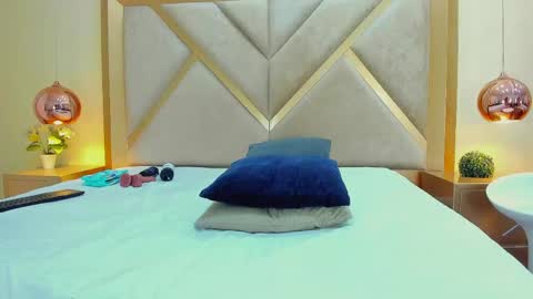 Snapshot of elena_watsonn chatting on 05/16/26, 07:34 Elena Watsonn online show from 05/16/26, 07:34