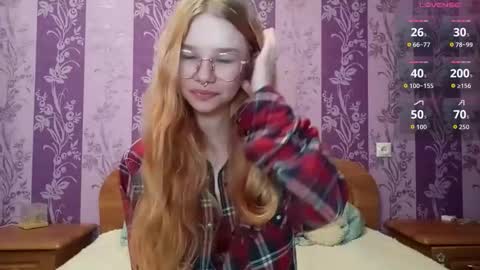 Snapshot of elenacastellani chatting on 02/07/26, 02:37 Mia online show from 02/07/26, 02:37