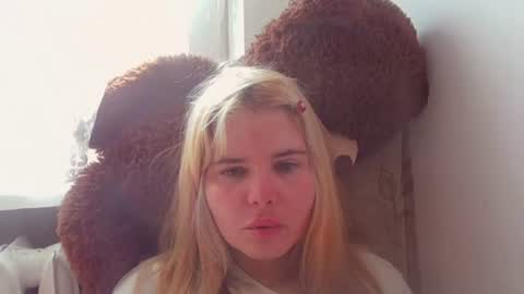 Elena online show from 06/19/26, 08:18
