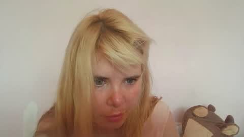 Elena online show from 06/30/26, 09:43