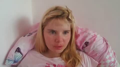 Elena online show from 07/18/26, 09:57