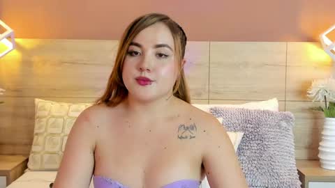Snapshot of elenagilbert2 chatting on 04/18/26, 07:07 Elena online show from 04/18/26, 07:07