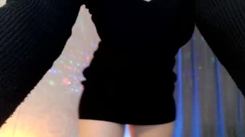 Snapshot of elenaza chatting on 12/31/24, 04:04 elenaza online show from 12/31/24, 04:04
