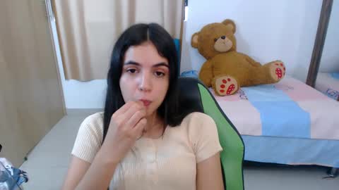 agnes online show from 03/11/25, 05:57