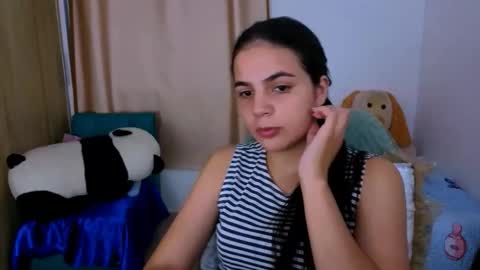 Snapshot of elenna_hotx chatting on 10/15/25, 05:57 agnes online show from 10/15/25, 05:57