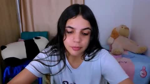 Snapshot of elenna_hotx chatting on 10/17/25, 08:44 agnes online show from 10/17/25, 08:44