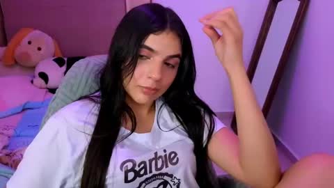 Snapshot of elenna_hotx chatting on 10/30/25, 08:09 agnes online show from 10/30/25, 08:09