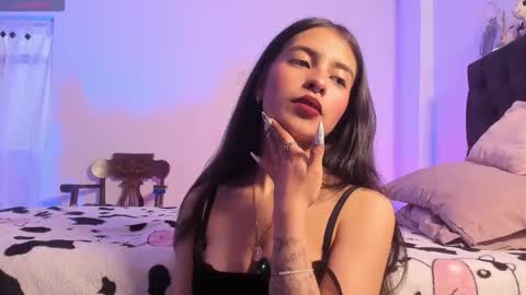 Snapshot of elenna_salvatoree chatting on 10/27/25, 12:09 Elena  online show from 10/27/25, 12:09