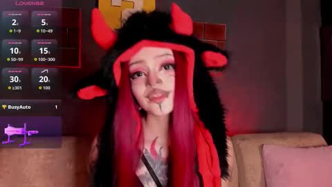 Snapshot of elettra_roux chatting on 10/18/25, 12:02 ELETTRA online show from 10/18/25, 12:02