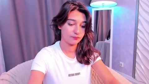 Elfy online show from 10/19/25, 01:56