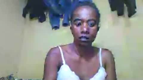 elhuithe05 online show from 08/02/26, 07:51