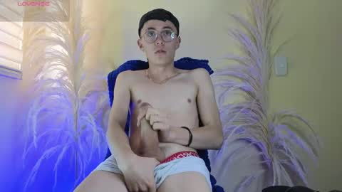 Snapshot of elian_cooper18 chatting on 01/23/25, 01:13 Elian online show from 01/23/25, 01:13