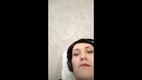 Snapshot of eliana_e chatting on 02/01/25, 01:09 Eliana online show from 02/01/25, 01:09