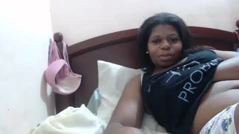 elianis598477 online show from 11/23/25, 08:41