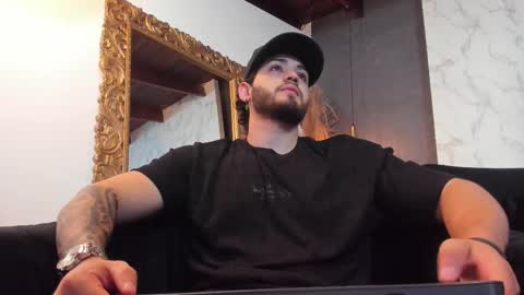 Snapshot of eliankeiser chatting on 11/15/25, 12:23 Elian online show from 11/15/25, 12:23