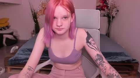 Snapshot of elieiza_xo chatting on 02/01/26, 09:30 elieiza_xo online show from 02/01/26, 09:30