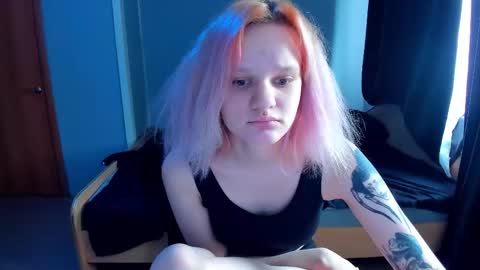 Snapshot of elieiza_xo chatting on 03/10/26, 10:20 elieiza_xo online show from 03/10/26, 10:20