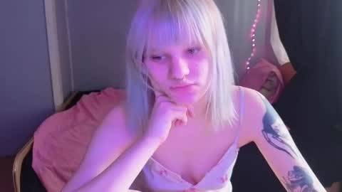 Snapshot of elieiza_xo chatting on 04/07/26, 08:59 elieiza_xo online show from 04/07/26, 08:59