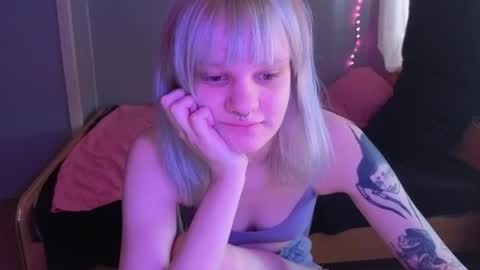 Snapshot of elieiza_xo chatting on 04/08/26, 09:20 elieiza_xo online show from 04/08/26, 09:20