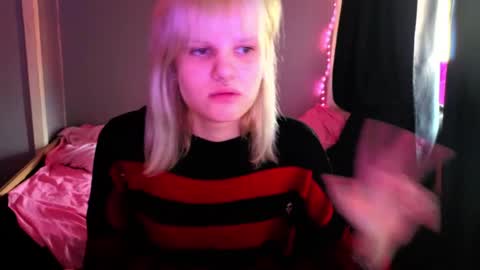 Snapshot of elieiza_xo chatting on 04/18/26, 10:08 elieiza_xo online show from 04/18/26, 10:08
