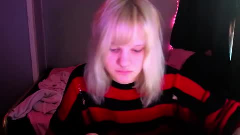 Snapshot of elieiza_xo chatting on 04/19/26, 10:03 elieiza_xo online show from 04/19/26, 10:03