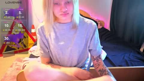 Snapshot of elieiza_xo chatting on 05/17/26, 09:17 elieiza_xo online show from 05/17/26, 09:17