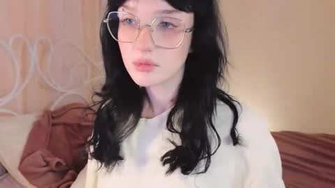 Ellie online show from 09/17/25, 08:10