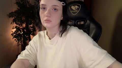 Ellie online show from 10/04/25, 05:16