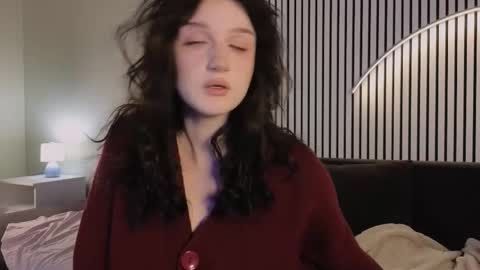 Ellie online show from 10/16/25, 05:41