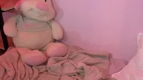 Ellie online show from 10/17/25, 05:43