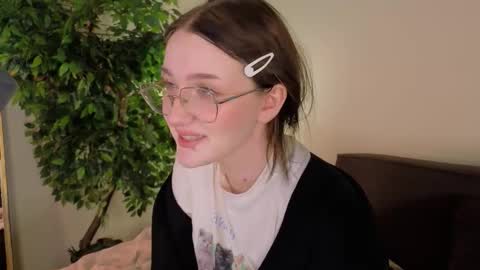 Ellie online show from 11/21/25, 05:39