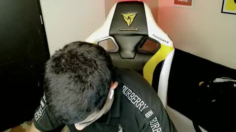 Snapshot of elii_797 chatting on 09/26/25, 10:14 bby-santy online show from 09/26/25, 10:14