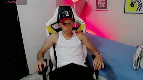 Snapshot of elii_797 chatting on 10/31/25, 08:21 bby-santy online show from 10/31/25, 08:21