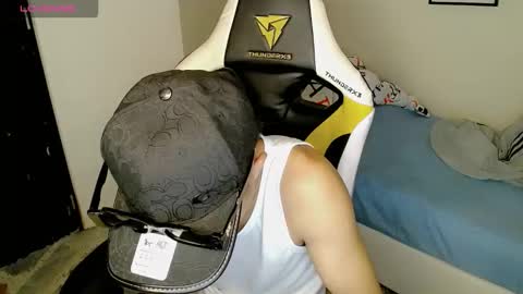 Snapshot of elii_797 chatting on 11/01/25, 07:05 bby-santy online show from 11/01/25, 07:05