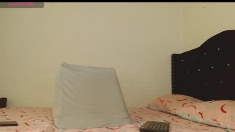 elii_sweet_ online show from 02/16/25, 03:27