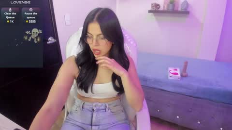 Snapshot of eliie_ruizz chatting on 12/11/24, 04:18 Eliie online show from 12/11/24, 04:18