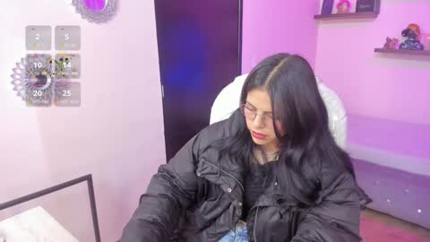 Snapshot of eliie_ruizz chatting on 01/17/25, 08:13 Eliie online show from 01/17/25, 08:13